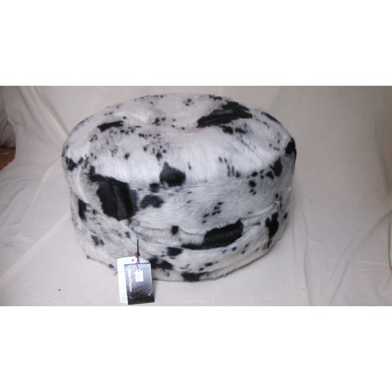 https://www.styles-interiors.ch/1795-thickbox/pouf-winter-home-vache-noir-blanc-diam-90-x-h-40-cm.jpg