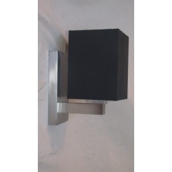 APPLIQUE Moderne Cube. Abat jour noir. Base inox. Haut 29 cm Larg. 15 cm Prof 22 cm, Monpas