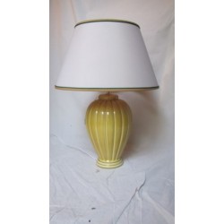 LAMPE céramique Matteuzzi jaune abat jour crème liseret jaune et vert. Haut. 62 cm Diam 52 cm