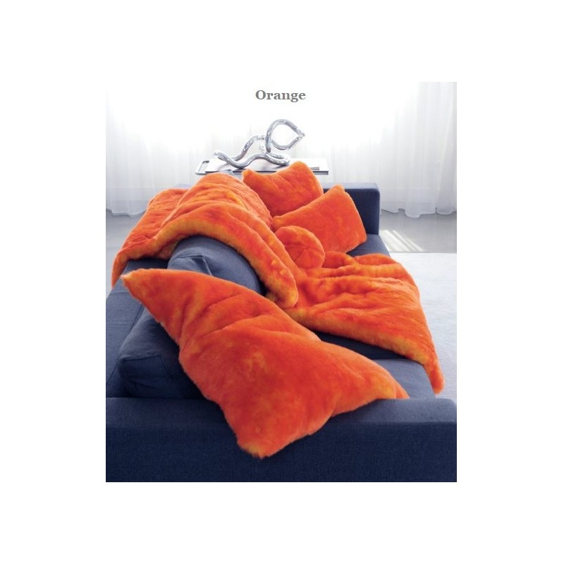 https://www.styles-interiors.ch/3561-thickbox/orange-faux-fur-plaid-140x160-cm-evelyne-prelonge.jpg