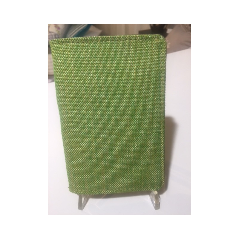 https://www.styles-interiors.ch/5101-thickbox/pochette-passeport-designers-guild-tissu-vert-10-x-145-cm.jpg