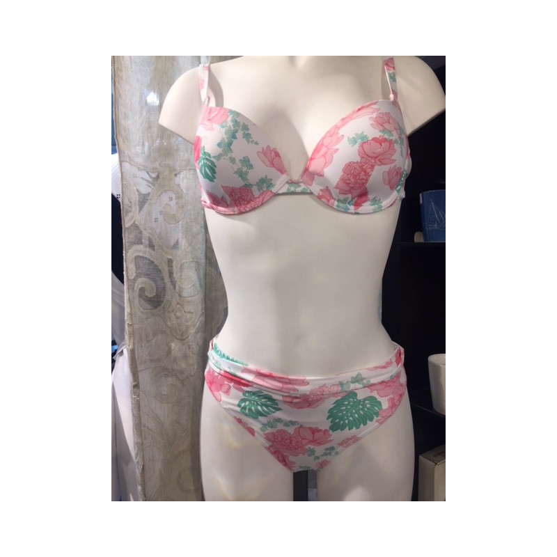 https://www.styles-interiors.ch/5292-thickbox/bikini-joyce-peony-t3-38-blanc-avec-motifs-fleurs-roses-et-vert-d-eau-manuel-canovas.jpg