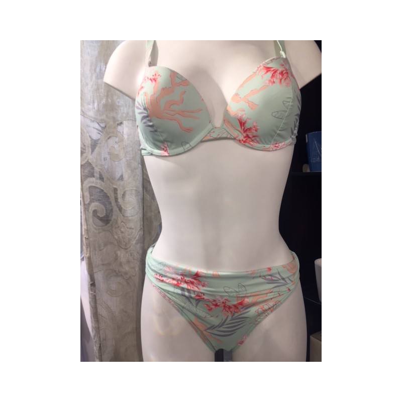 https://www.styles-interiors.ch/5304-thickbox/bikini-joyce-lulla-t5-42-vert-pale-avec-motifs-corail-orange-manuel-canovas.jpg