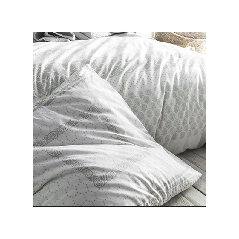 https://www.styles-interiors.ch/5519-thickbox/pillow-cover-bandana-col-red-white-dim-50x75-cm-essix.jpg