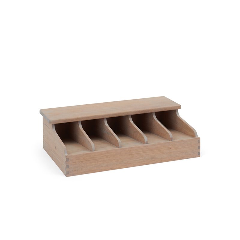 https://www.styles-interiors.ch/7094-thickbox/southwold-5-bay-divided-cutlery-organiser-seasoned-oak.jpg