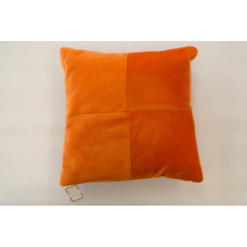 https://www.styles-interiors.ch/7300-thickbox/coussin-orange-40x40.jpg