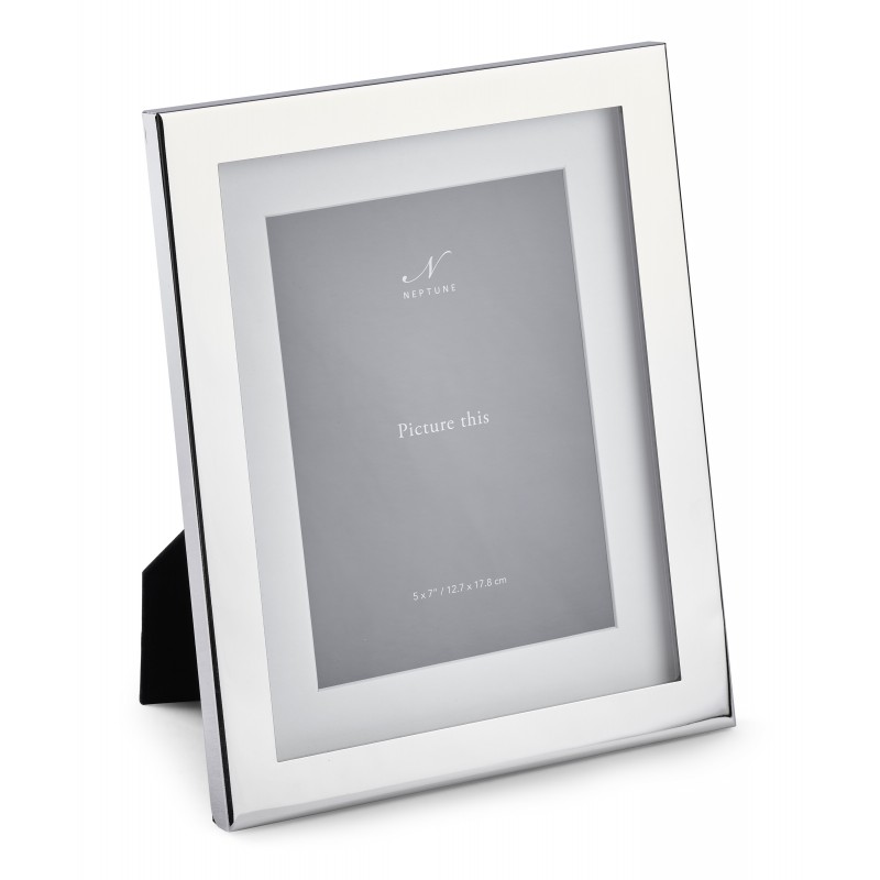 https://www.styles-interiors.ch/7478-thickbox/porter-5x7-silver-plated-photo-frame.jpg