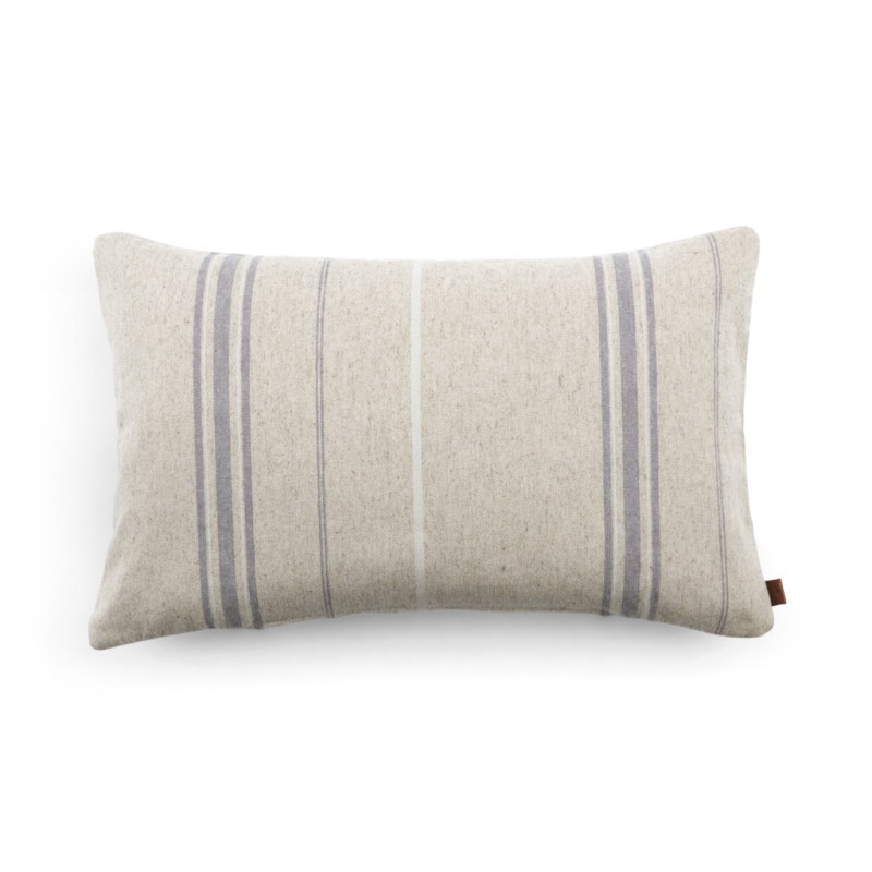 https://www.styles-interiors.ch/7564-thickbox/grace-scatter-cushion-55x35cm-samuel-dove.jpg