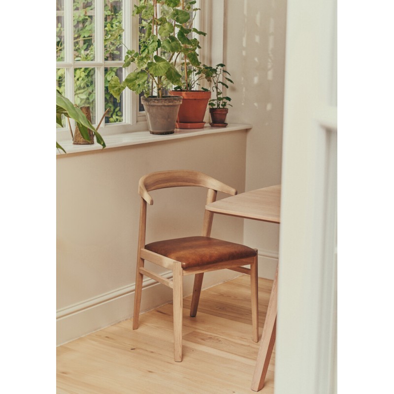 https://www.styles-interiors.ch/9982-thickbox/neptune-borough-dining-chair-tan-leather-natural-oak.jpg